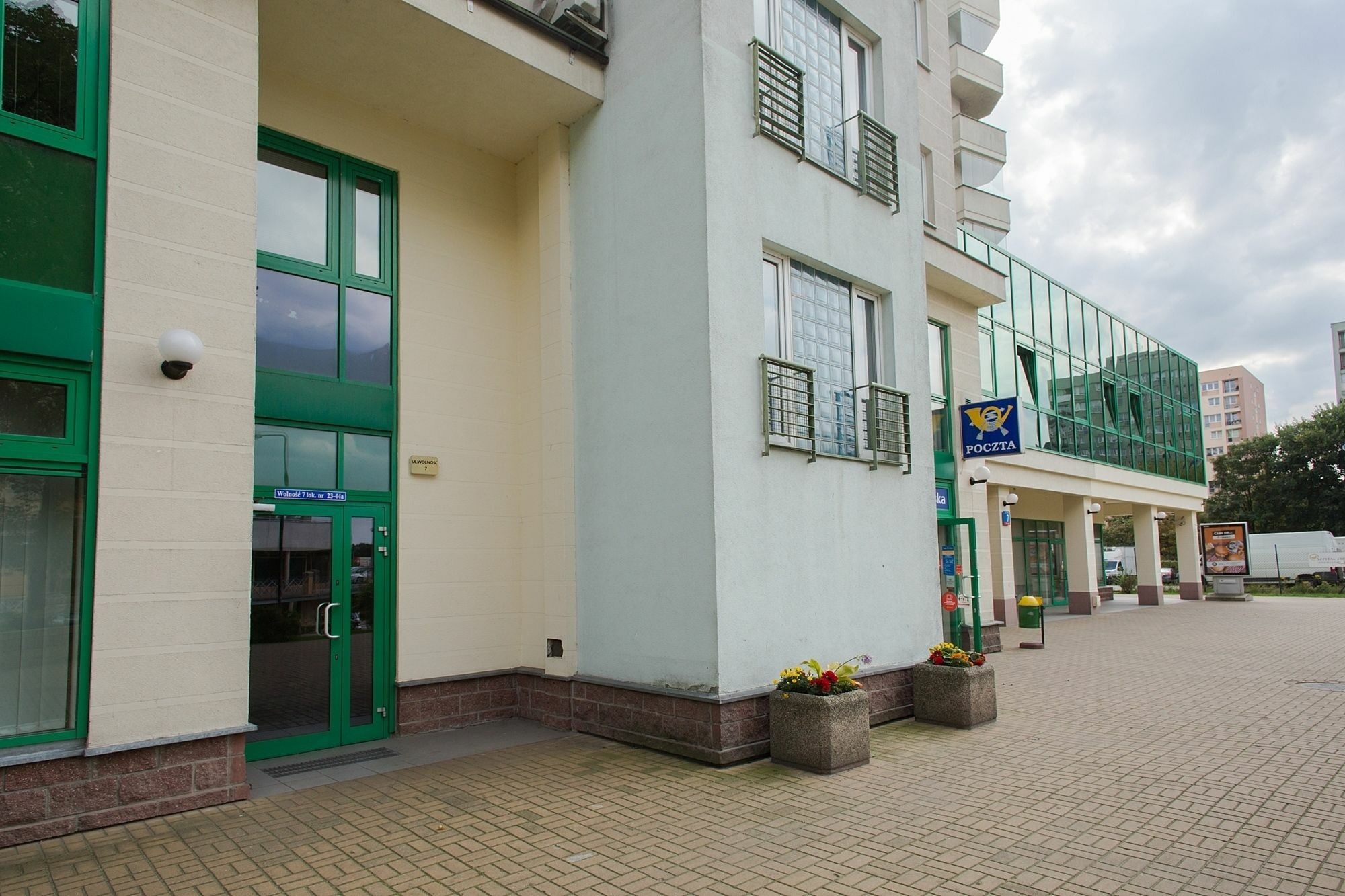 Shortstaypoland Wolnosc Warschau Buitenkant foto